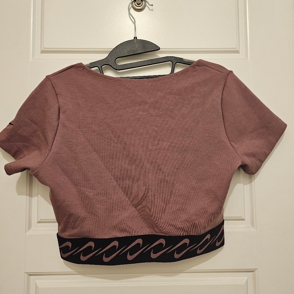 Nike Women's Mauve Crop Top - Picture 6 of 8